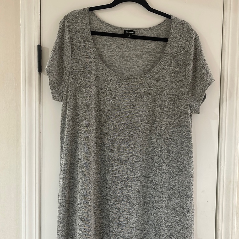 Torrid Size 2 Gray Tunic